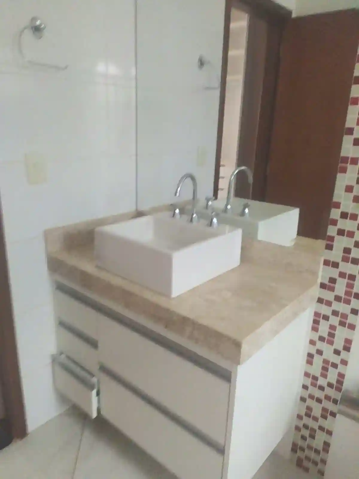 Casa com 3 quartos à venda, 185m² — foto 3 de 23