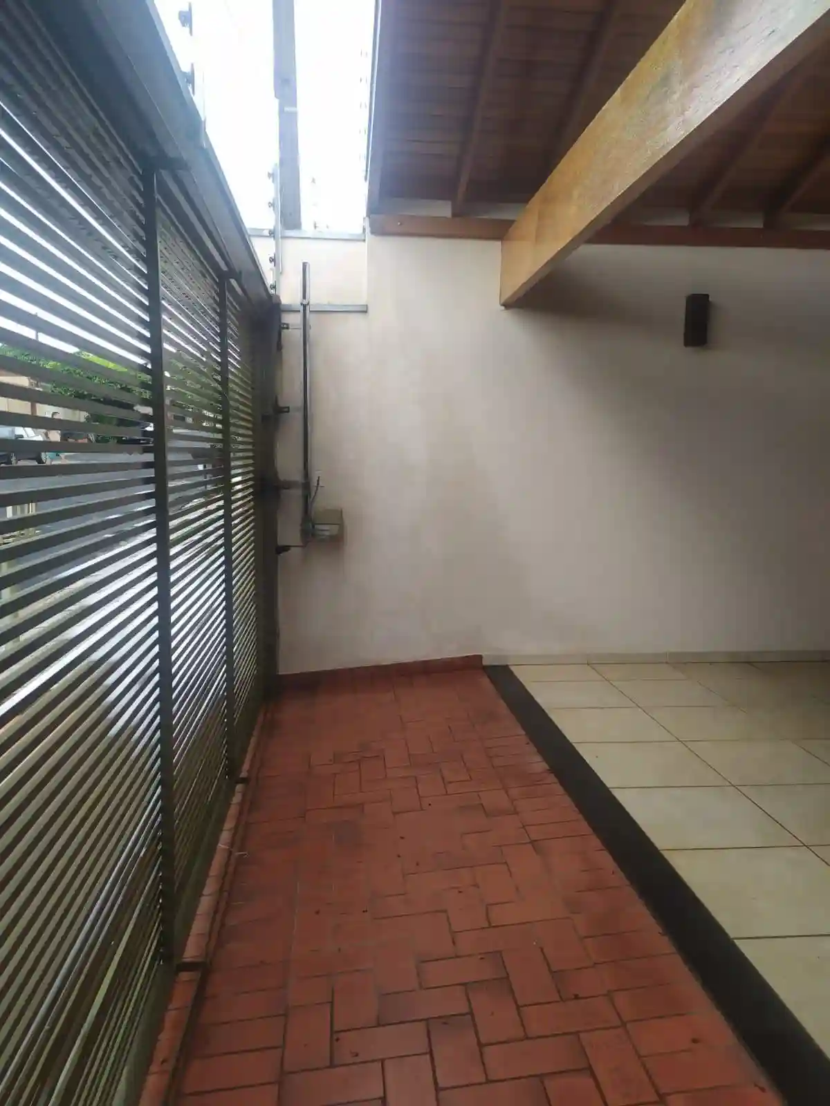 Casa com 3 quartos à venda, 185m² — foto 2 de 23