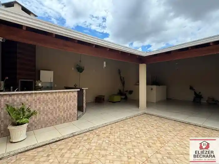 Casa com 3 quartos à venda, 242m² — foto 10 de 29