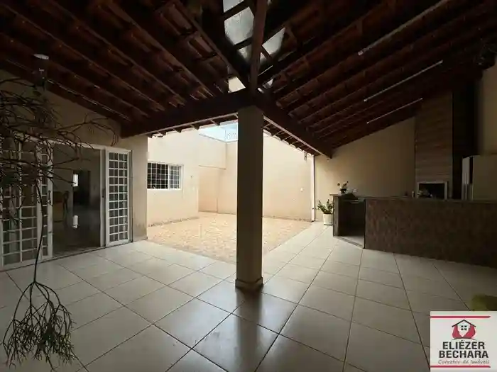 Casa com 3 quartos à venda, 242m² — foto 24 de 29