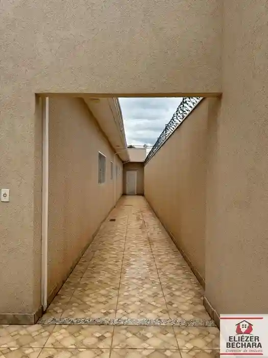 Casa com 3 quartos à venda, 242m² — foto 18 de 29