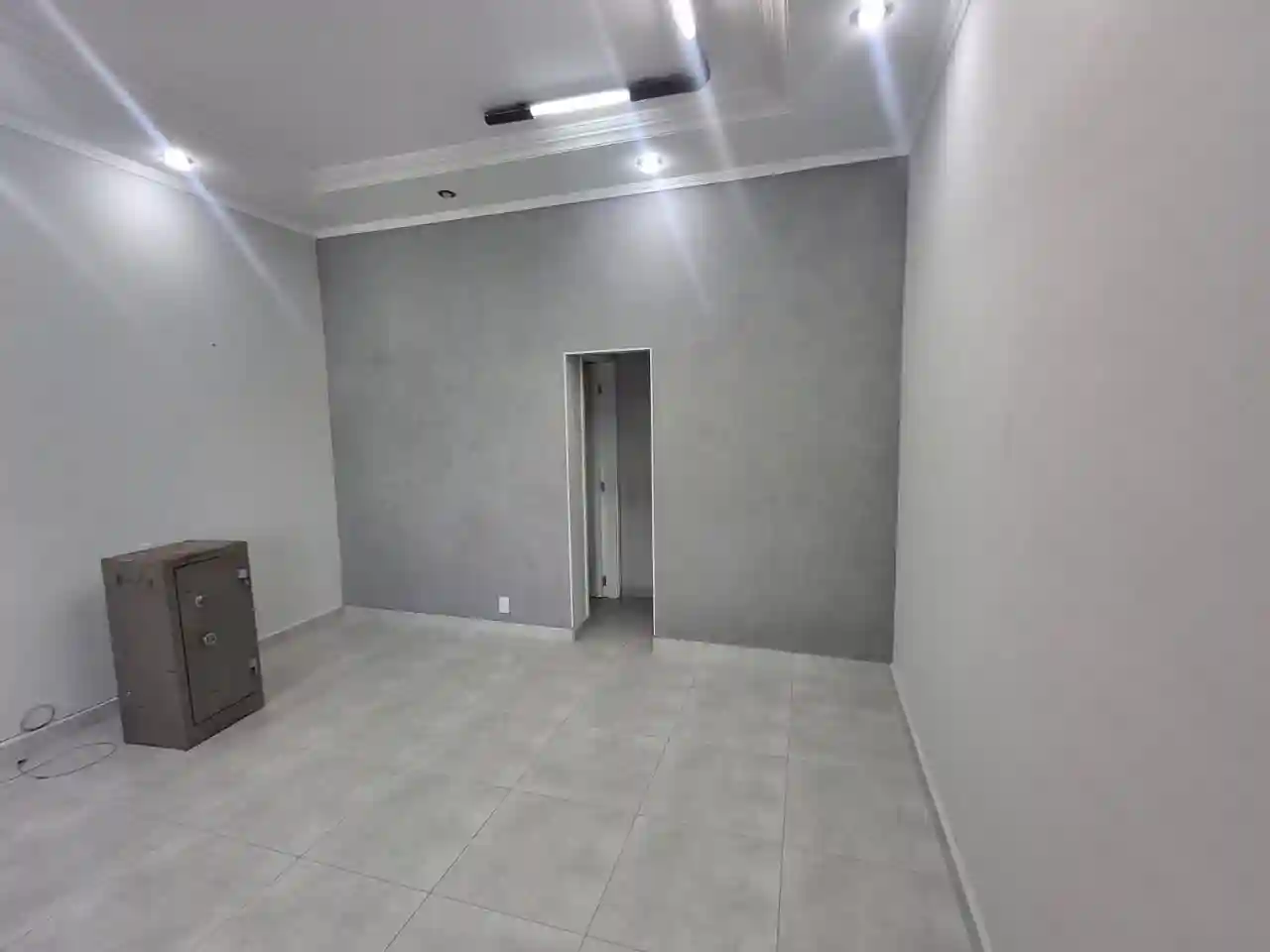 Loja / Salão / Ponto Comercial  para aluguel, 40m² — foto 2 de 4