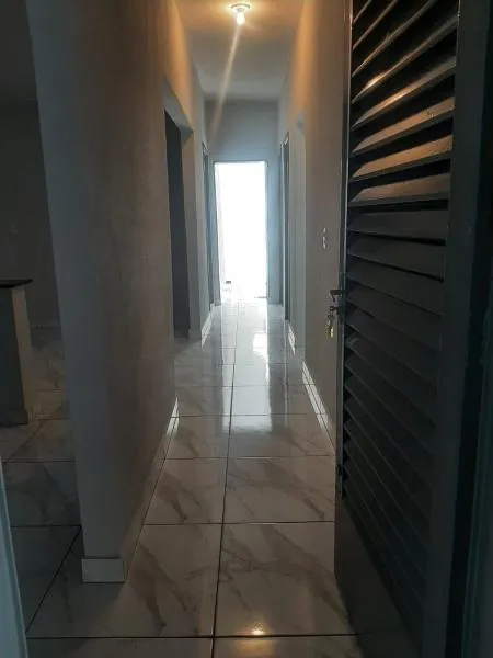 Casa à venda — foto 1 de 3