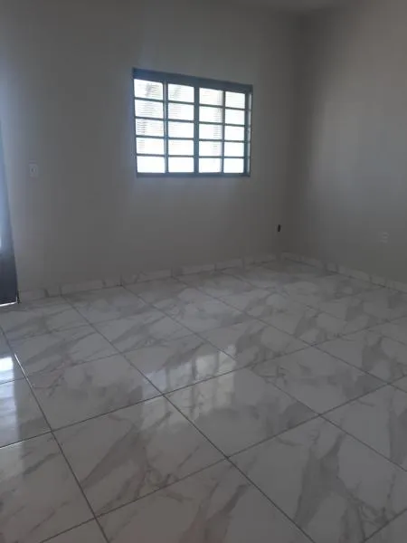 Casa à venda — foto 3 de 3