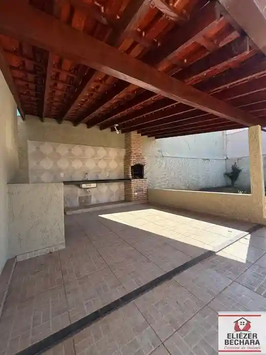 Casa com 3 quartos à venda, 141m² — foto 2 de 20