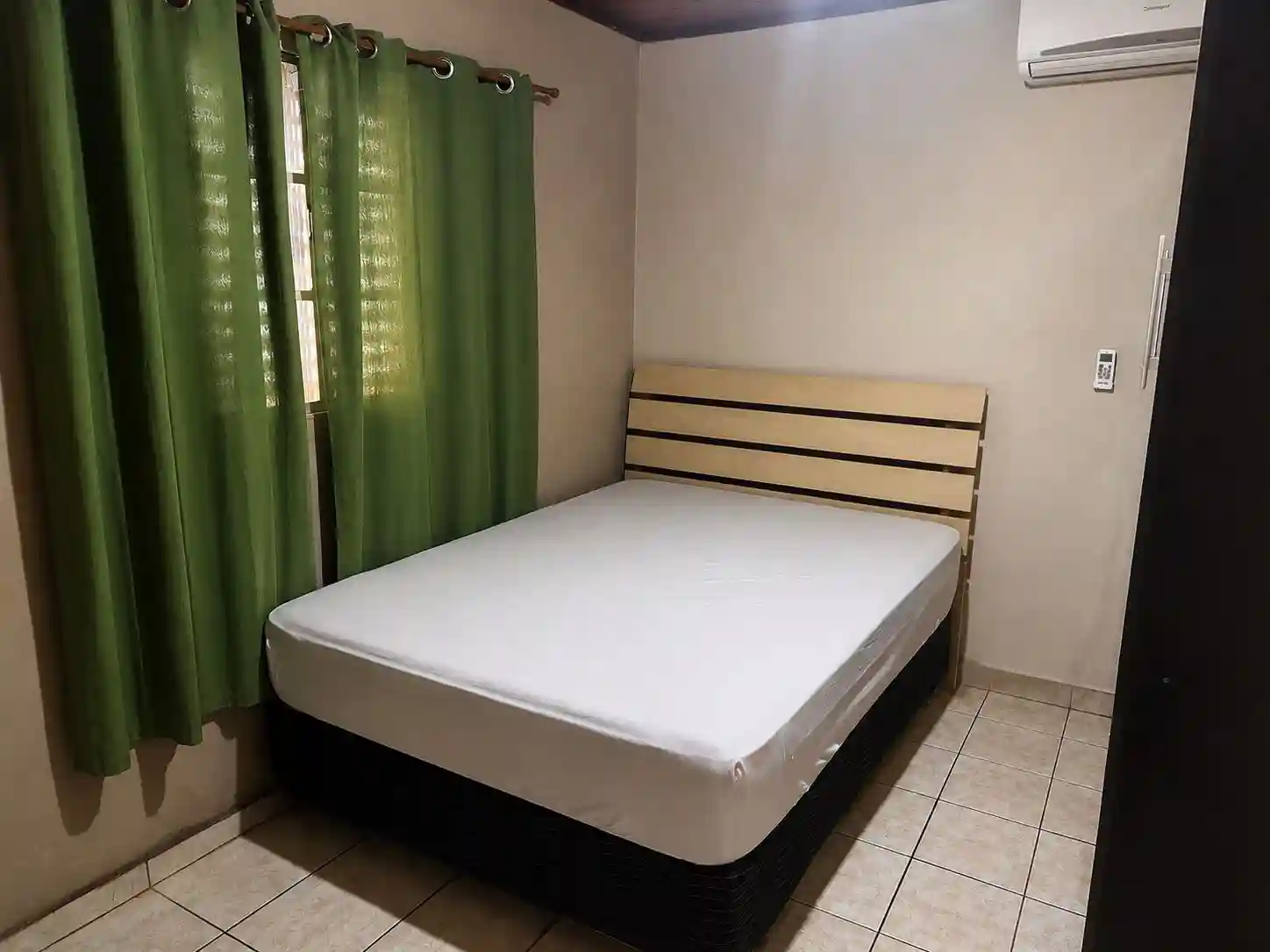 Casa com 2 quartos à venda, 180m² — foto 2 de 12