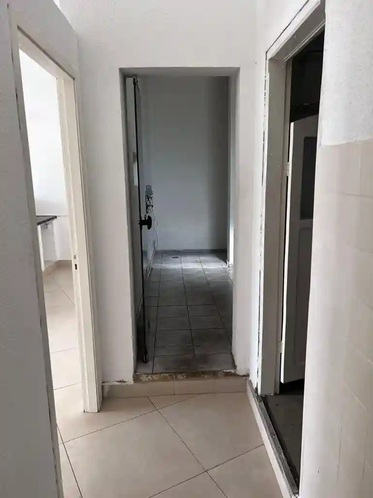 Loja / Salão / Ponto Comercial com 4 quartos para aluguel, 110m² — foto 7 de 8