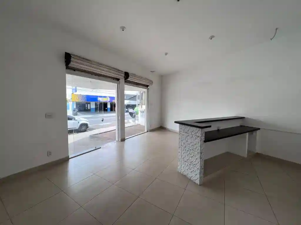 Loja / Salão / Ponto Comercial com 4 quartos para aluguel, 110m² — foto 4 de 8