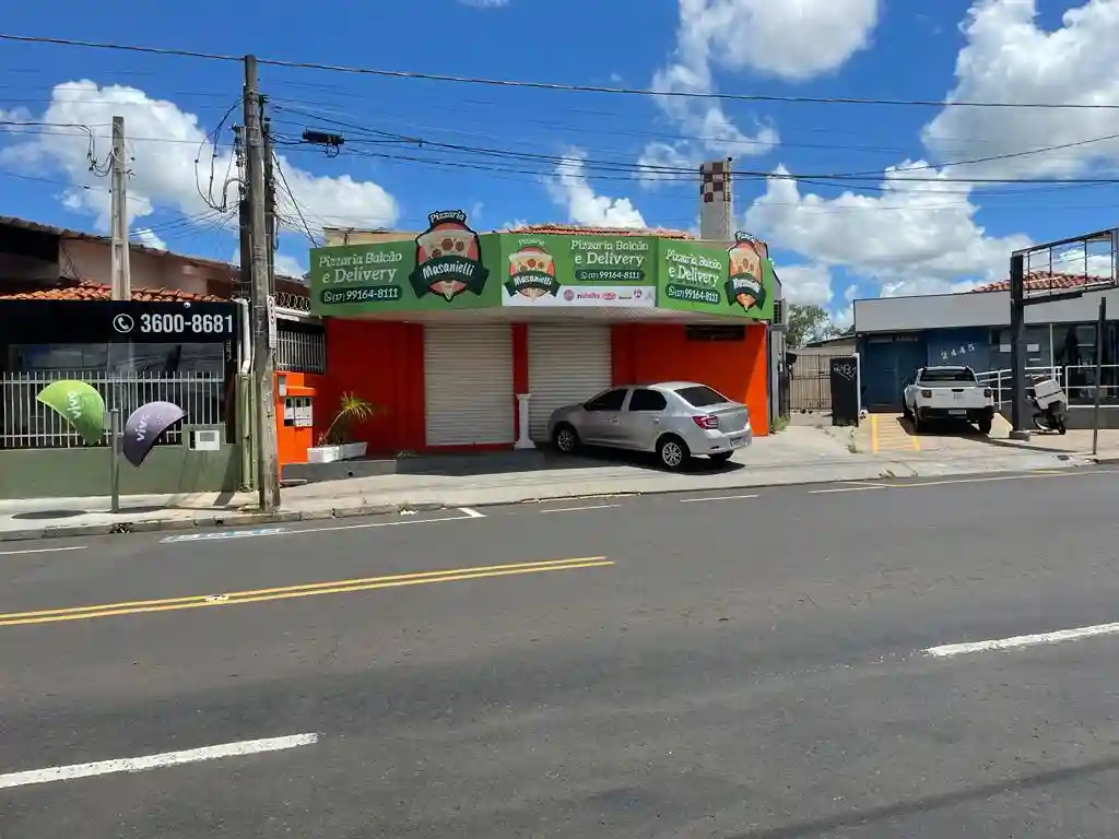 Loja / Salão / Ponto Comercial com 4 quartos para aluguel, 110m² — foto 1 de 8