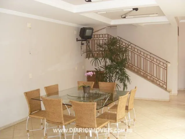 Casa com 3 quartos à venda, 300m² — foto 1 de 20