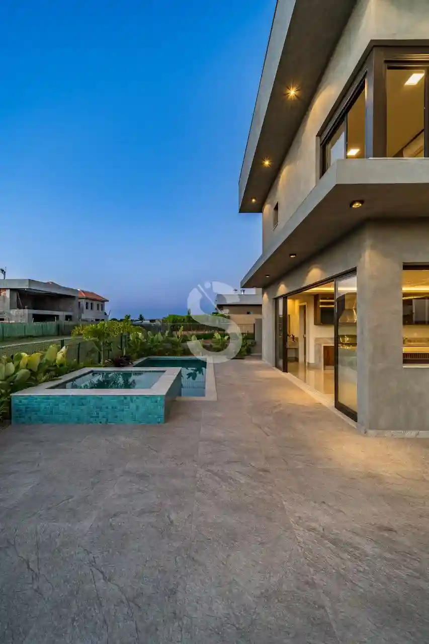 Casa de Condomínio com 5 quartos à venda, 550m² — foto 1 de 35