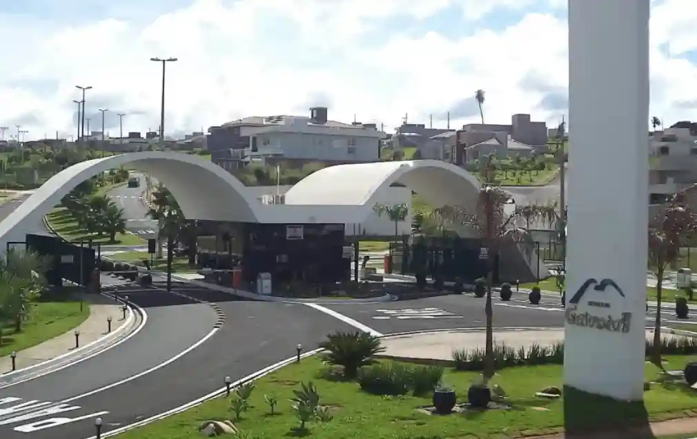 Terreno / Lote / Condomínio  à venda, 400m² — foto 1 de 9