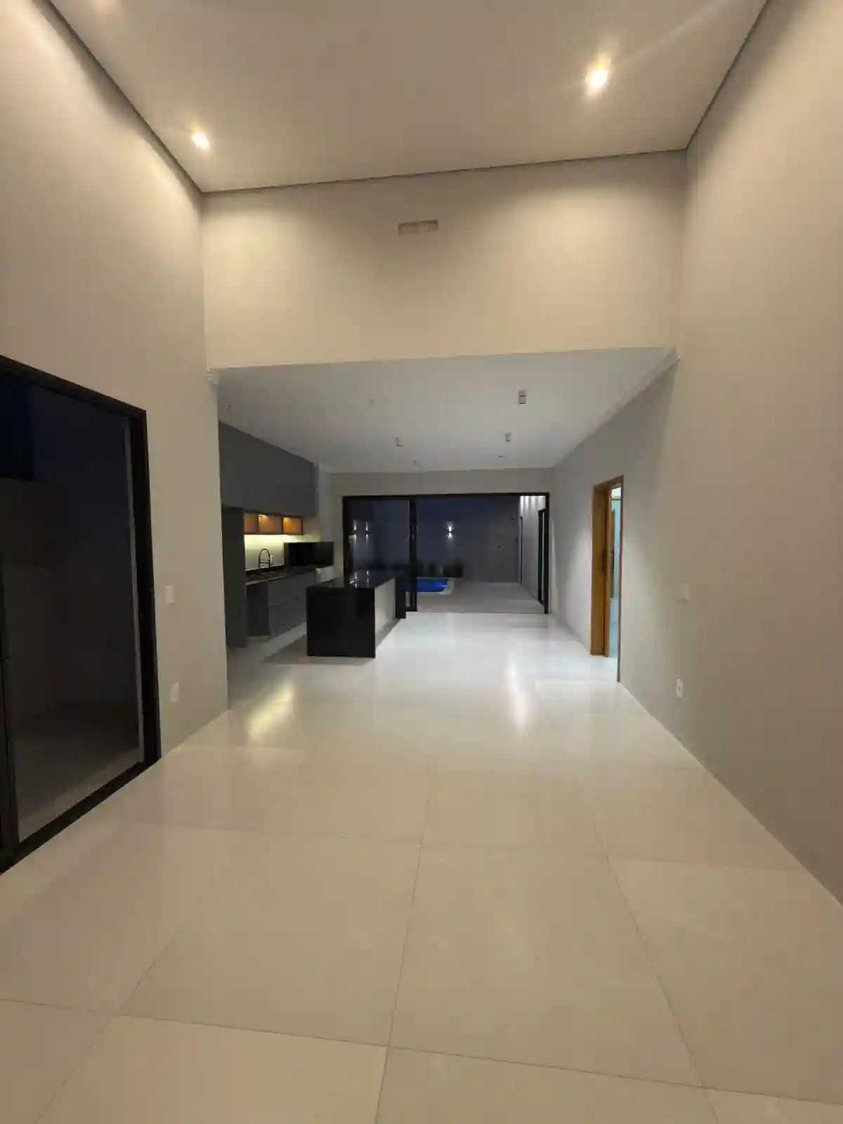 Casa de Condomínio com 3 quartos à venda, 145m² — foto 8 de 34