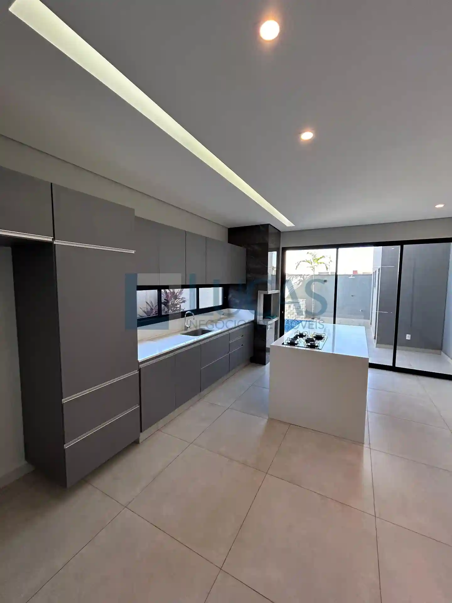Casa de Condomínio com 3 quartos à venda, 170m² — foto 10 de 18