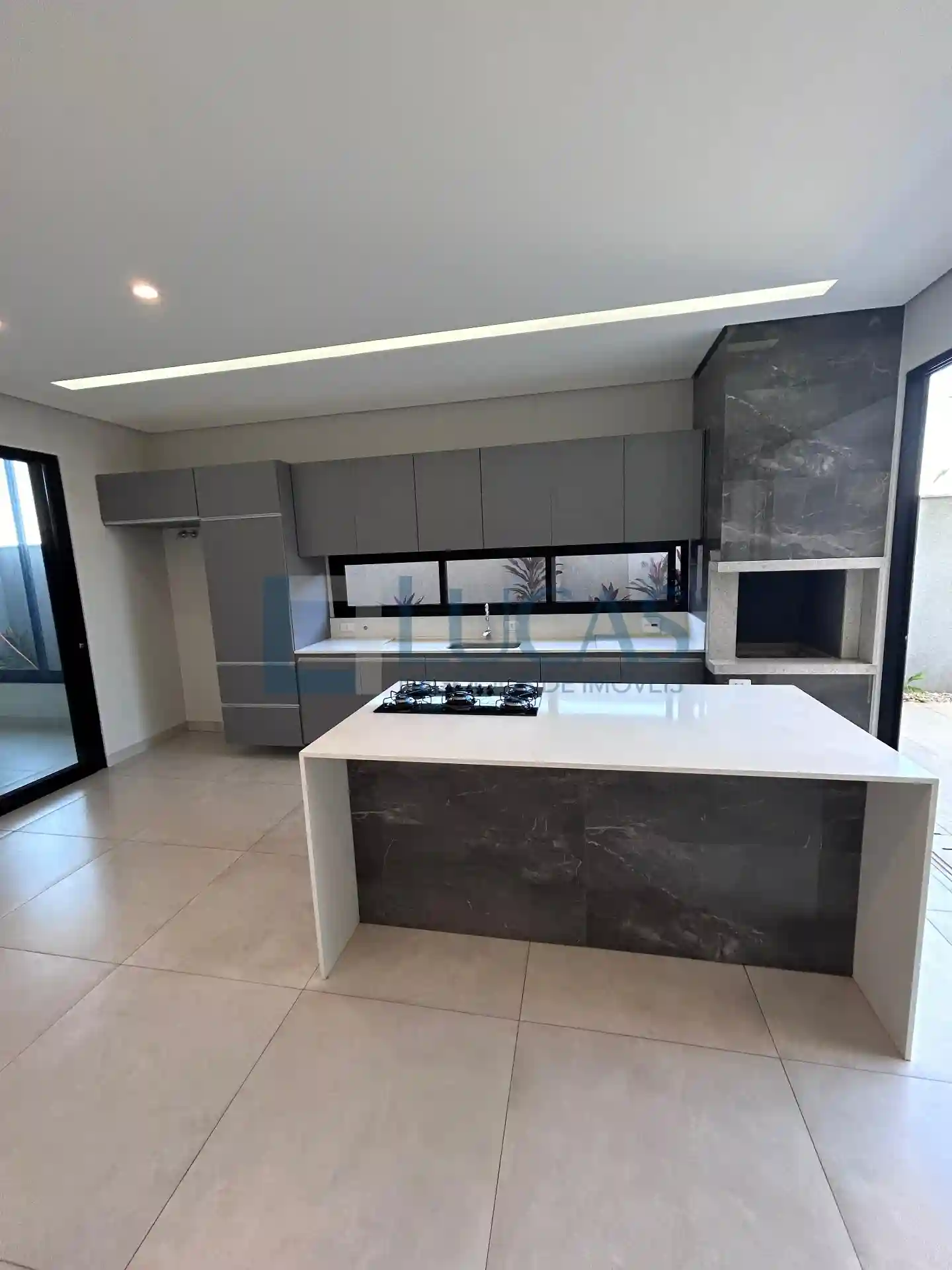 Casa de Condomínio com 3 quartos à venda, 170m² — foto 14 de 18