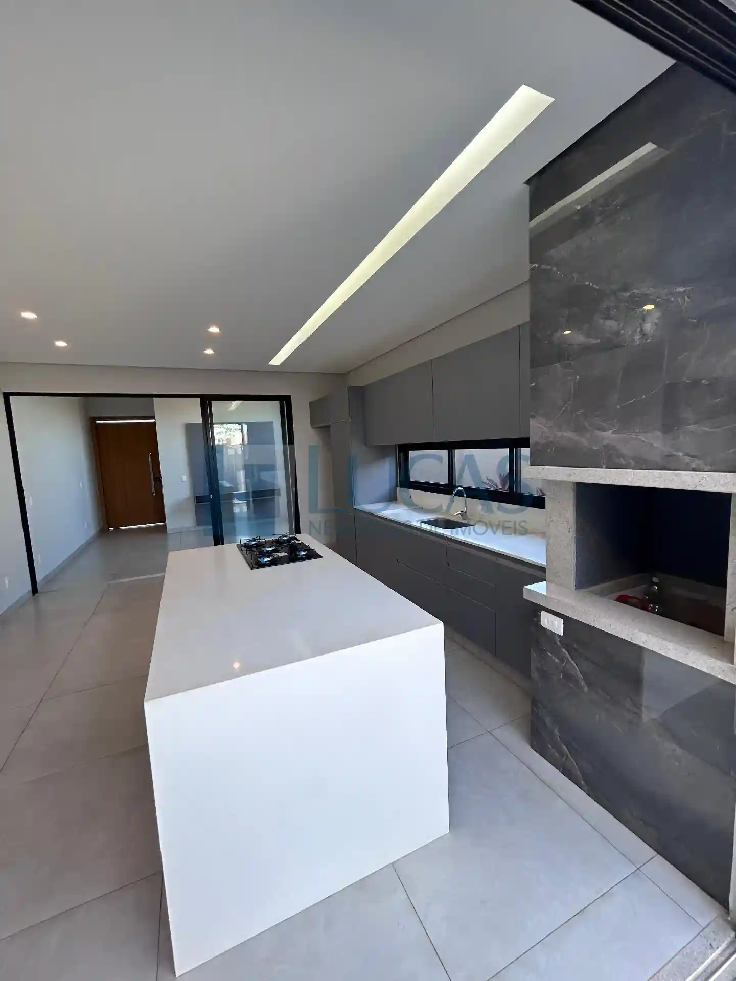 Casa de Condomínio com 3 quartos à venda, 170m² — foto 8 de 18