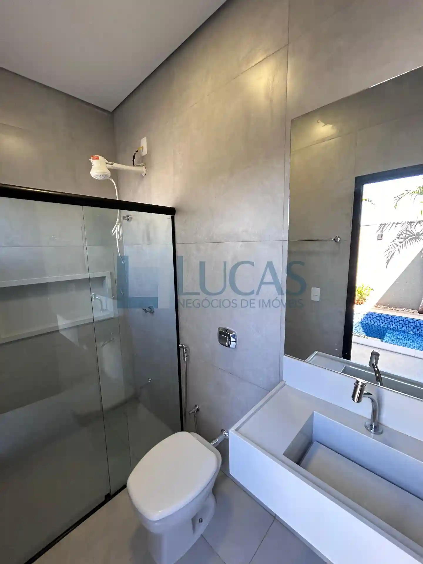 Casa de Condomínio com 3 quartos à venda, 170m² — foto 2 de 18