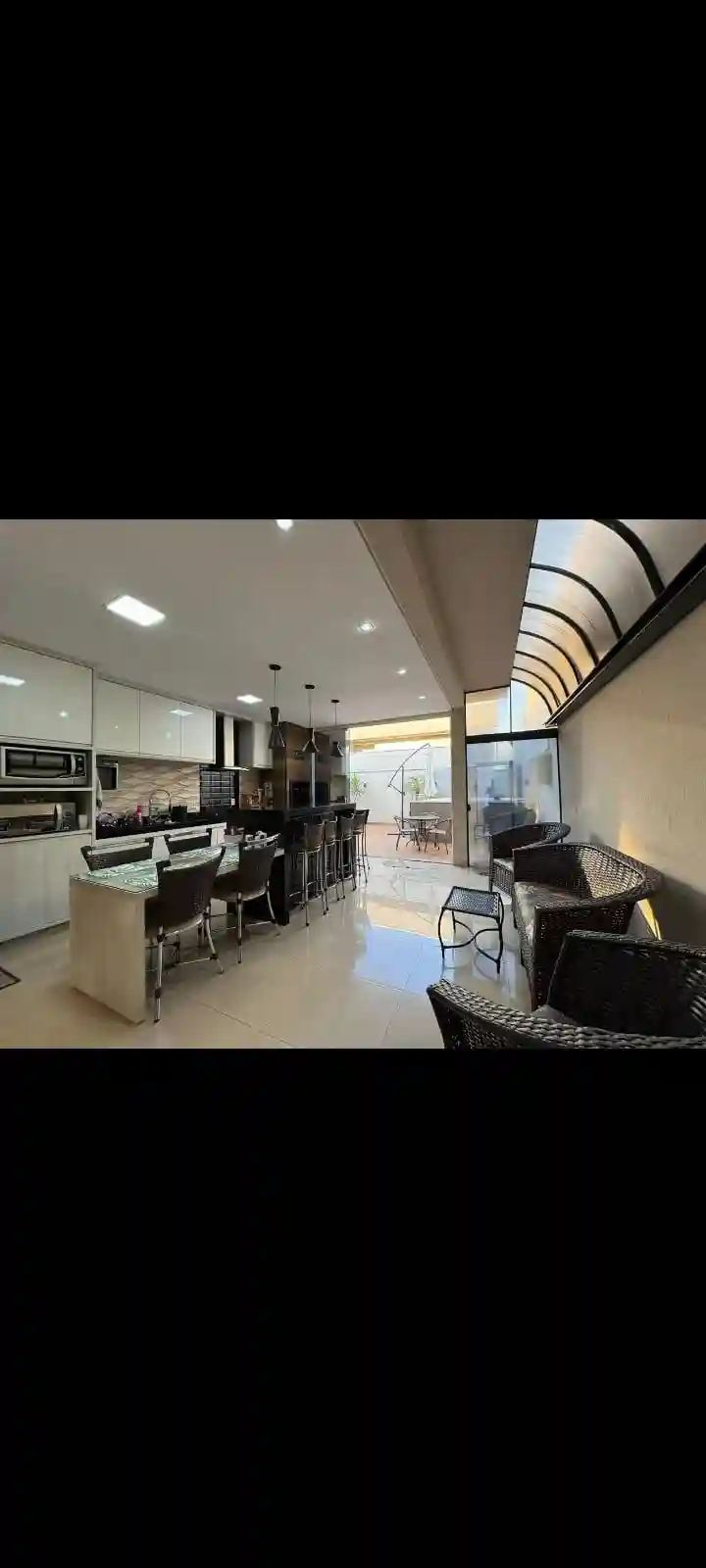 Casa de Condomínio com 3 quartos à venda, 253m² — foto 7 de 10