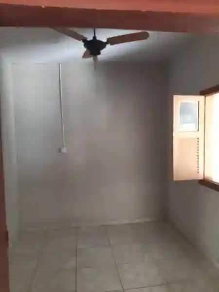 Casa com 2 quartos à venda, 180m² — foto 4 de 5