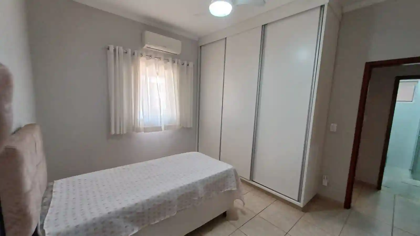 Casa com 3 quartos à venda, 189m² — foto 10 de 24