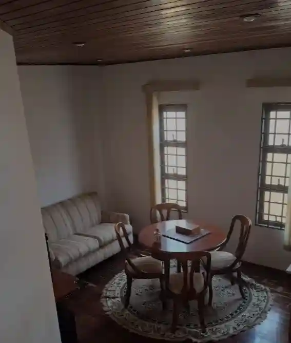 Sobrado com 4 quartos à venda, 435m² — foto 2 de 37