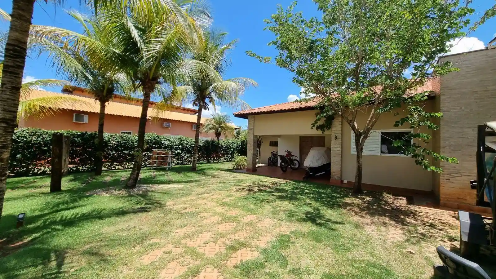 Fazenda / Sítio / Chácara com 4 quartos à venda, 1000m² — foto 1 de 31