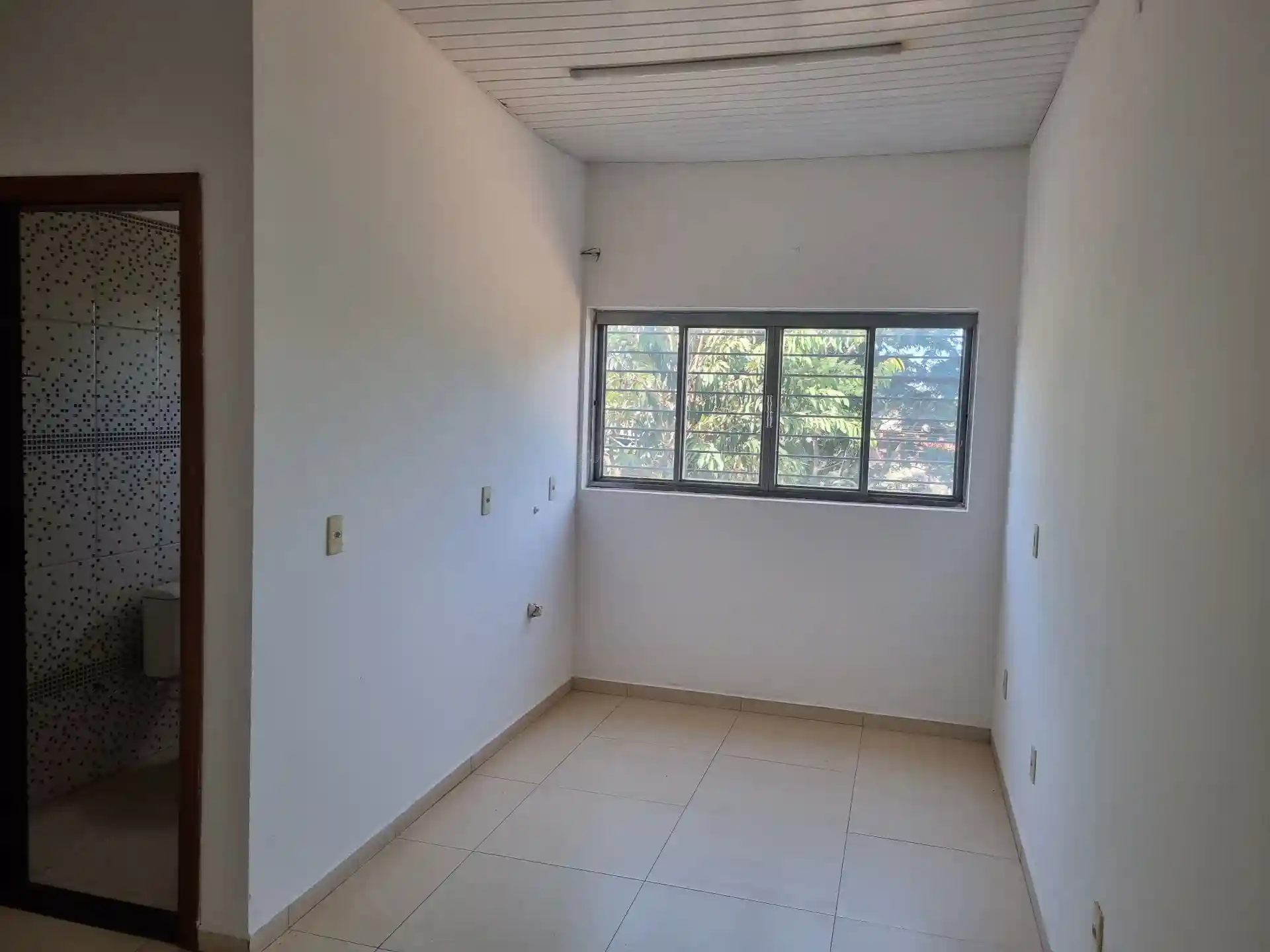 Galpão / Depósito / Armazém  para aluguel, 930m² — foto 10 de 25
