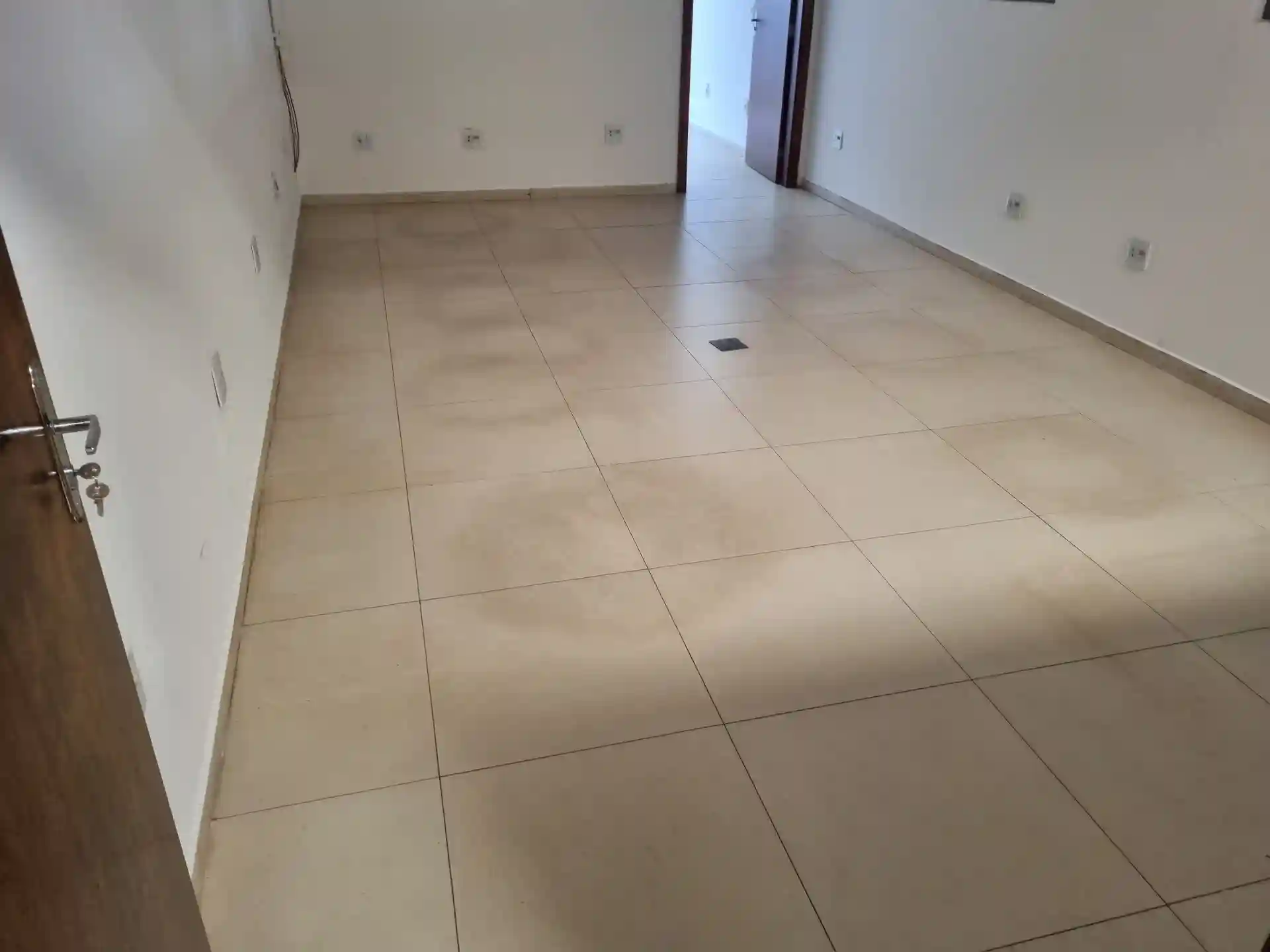 Galpão / Depósito / Armazém  para aluguel, 930m² — foto 12 de 25