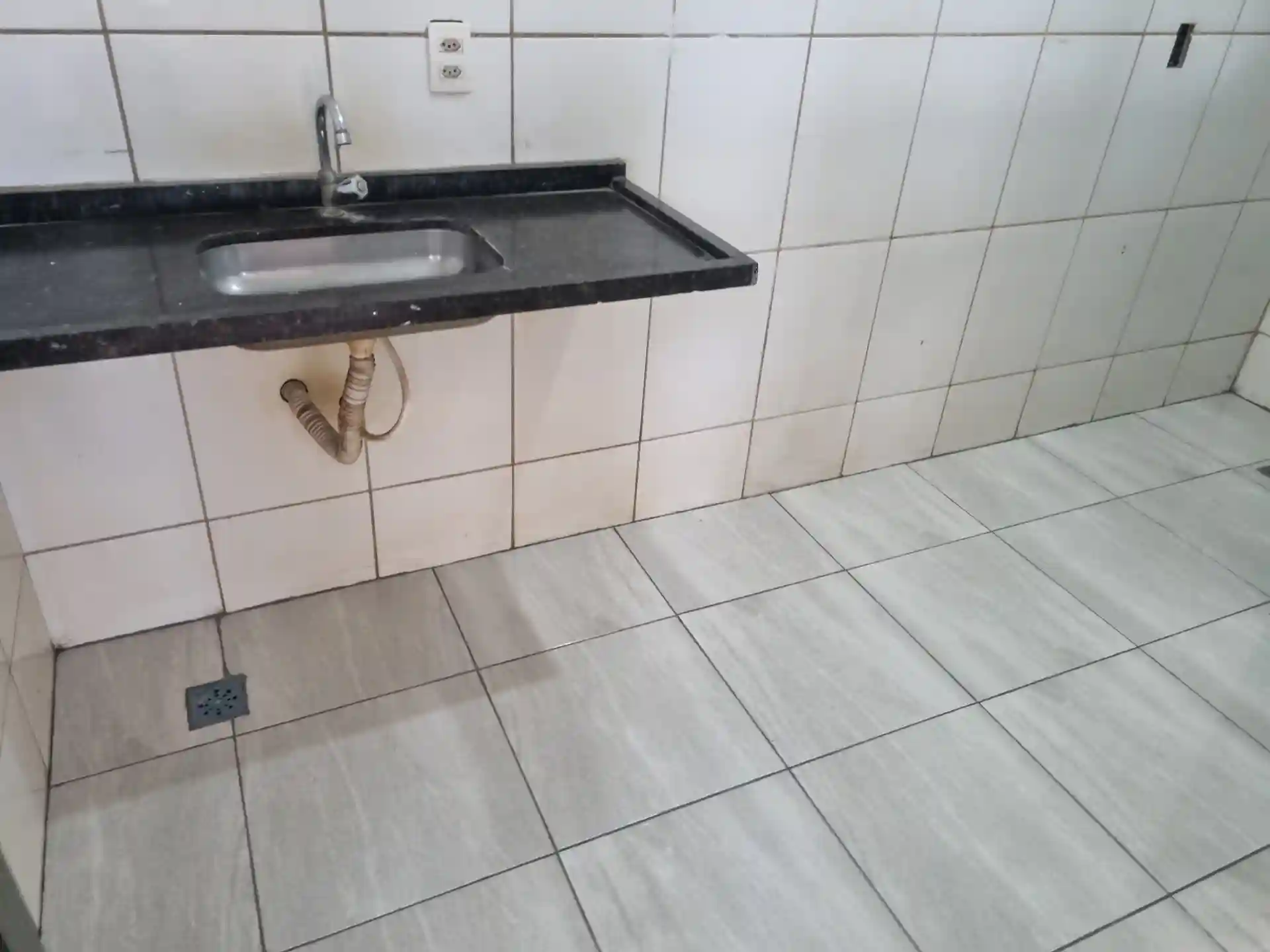 Galpão / Depósito / Armazém  para aluguel, 930m² — foto 17 de 25