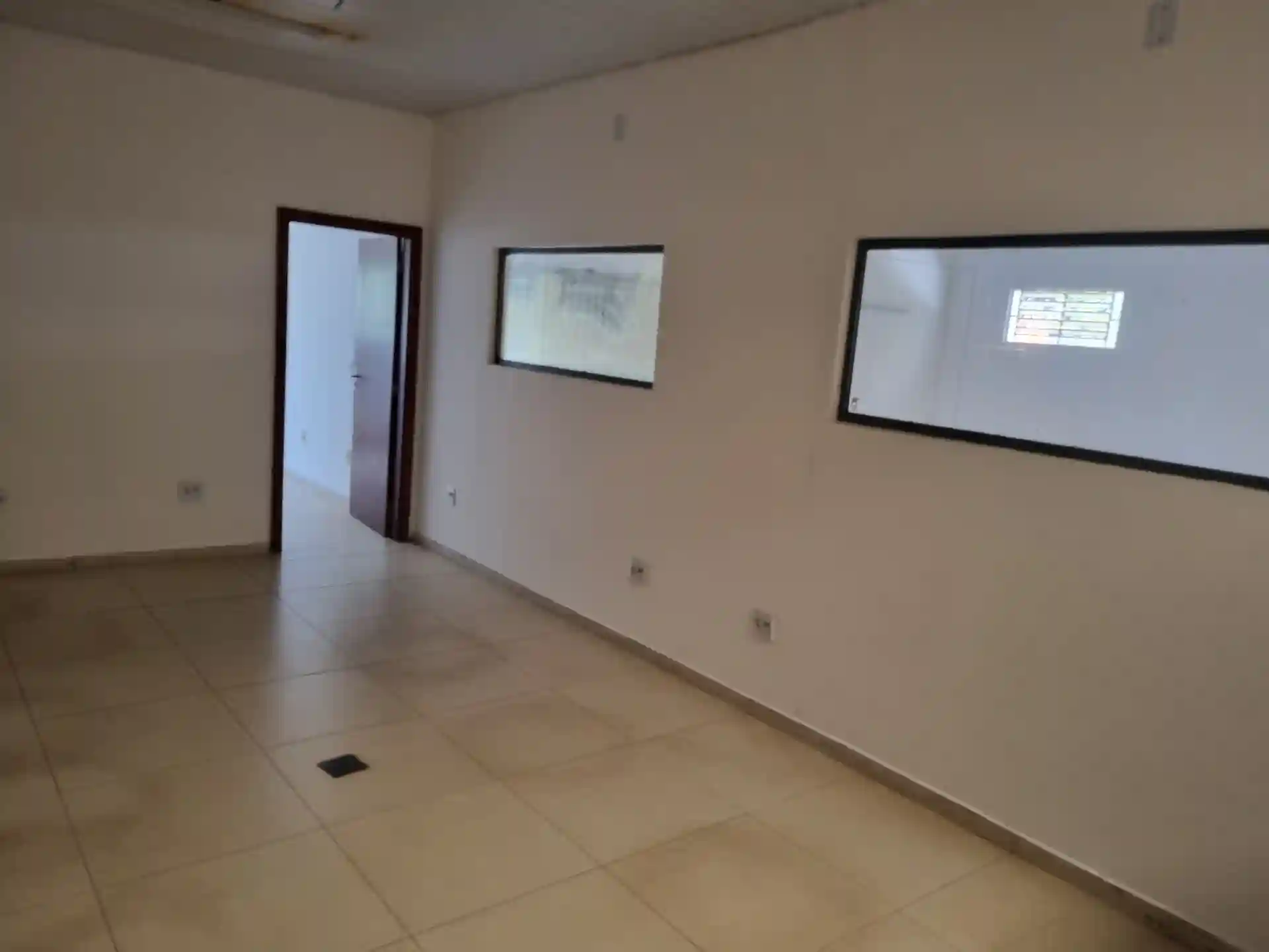 Galpão / Depósito / Armazém  para aluguel, 930m² — foto 11 de 25