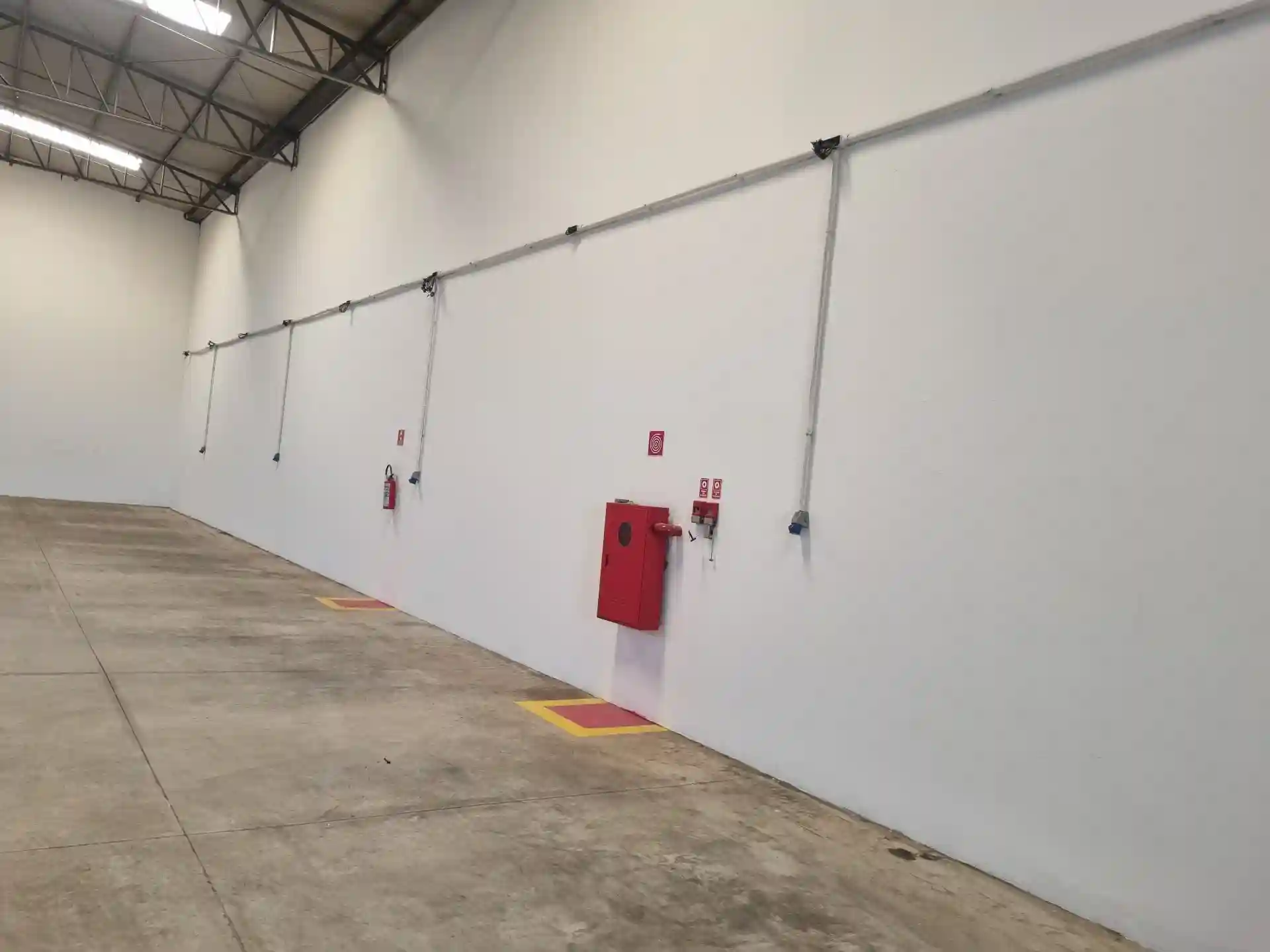 Galpão / Depósito / Armazém  para aluguel, 930m² — foto 15 de 25