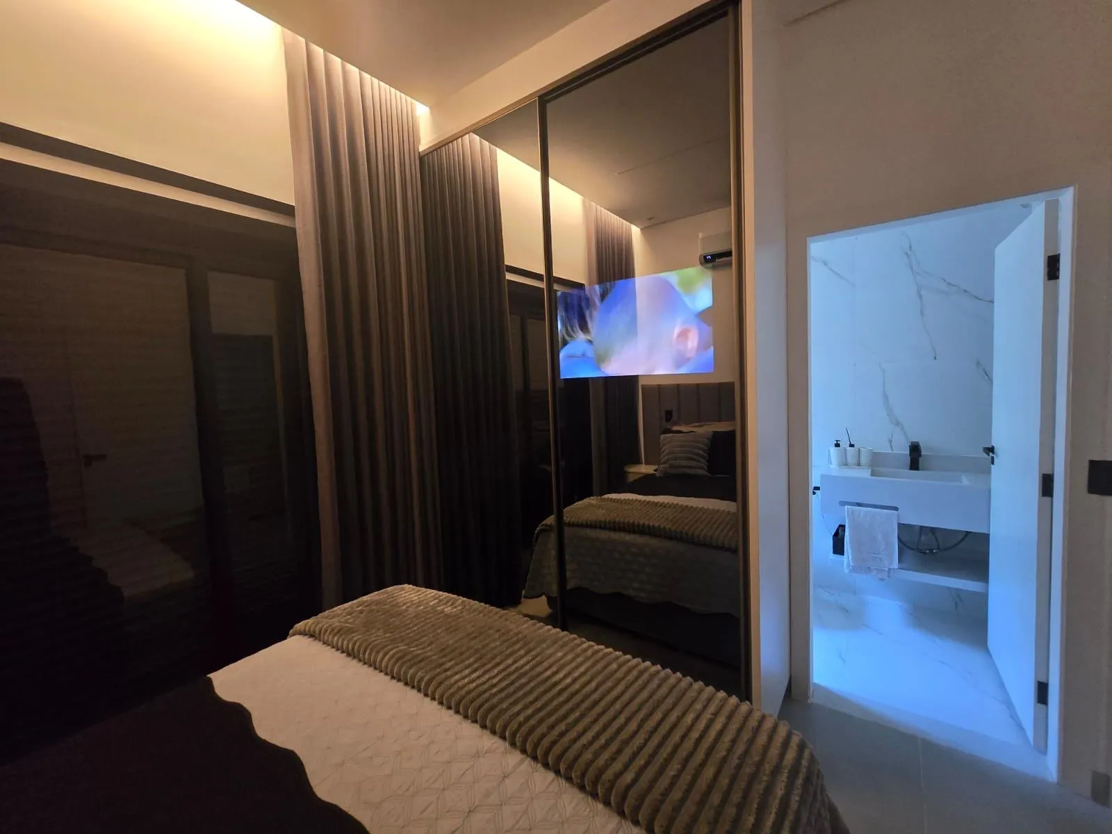Casa de Condomínio à venda, 305m² — foto 15 de 21