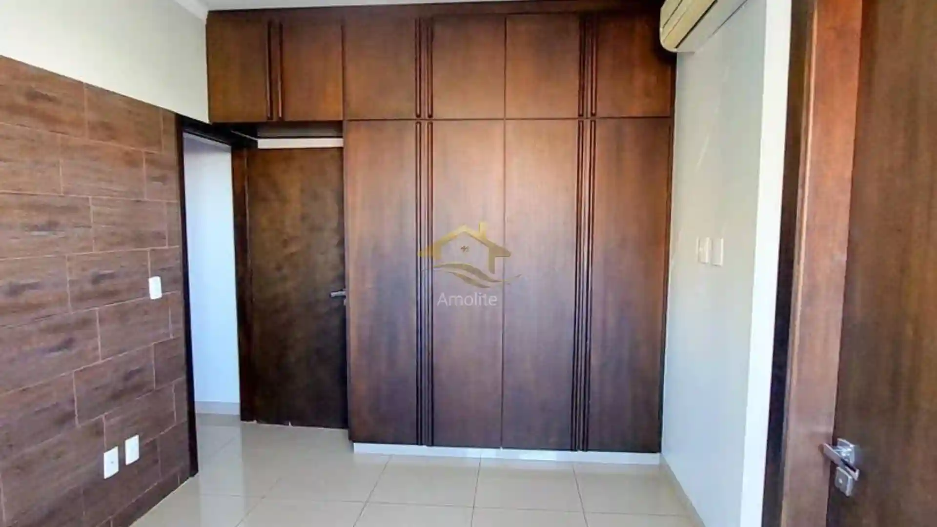 Casa de Condomínio com 3 quartos à venda, 314m² — foto 16 de 43