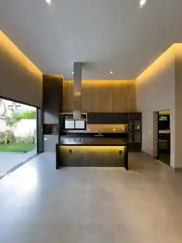 Casa de Condomínio com 3 quartos à venda, 256m² — foto 2 de 19