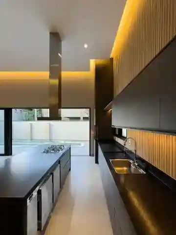 Casa de Condomínio com 3 quartos à venda, 256m² — foto 18 de 19