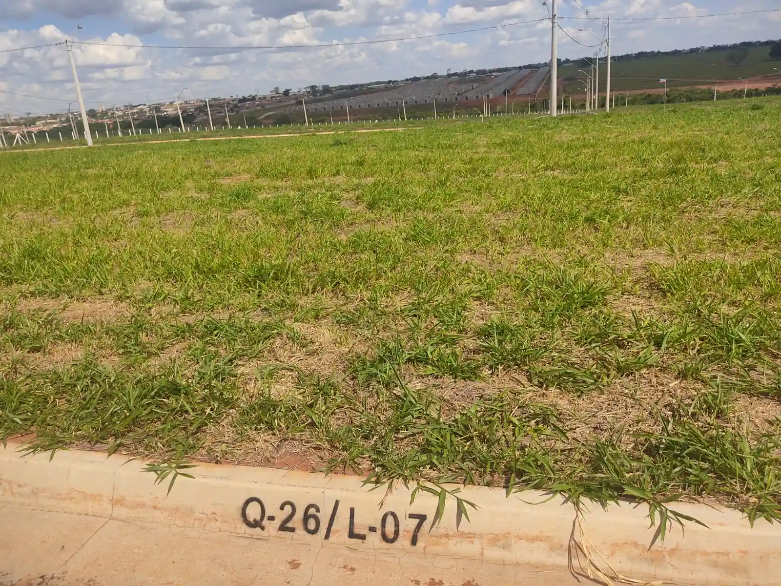Terreno / Lote / Condomínio  à venda, 218m² — foto 2 de 5