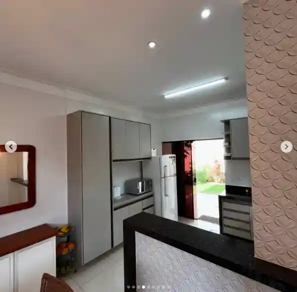 Casa de Condomínio com 3 quartos à venda, 253m² — foto 4 de 9