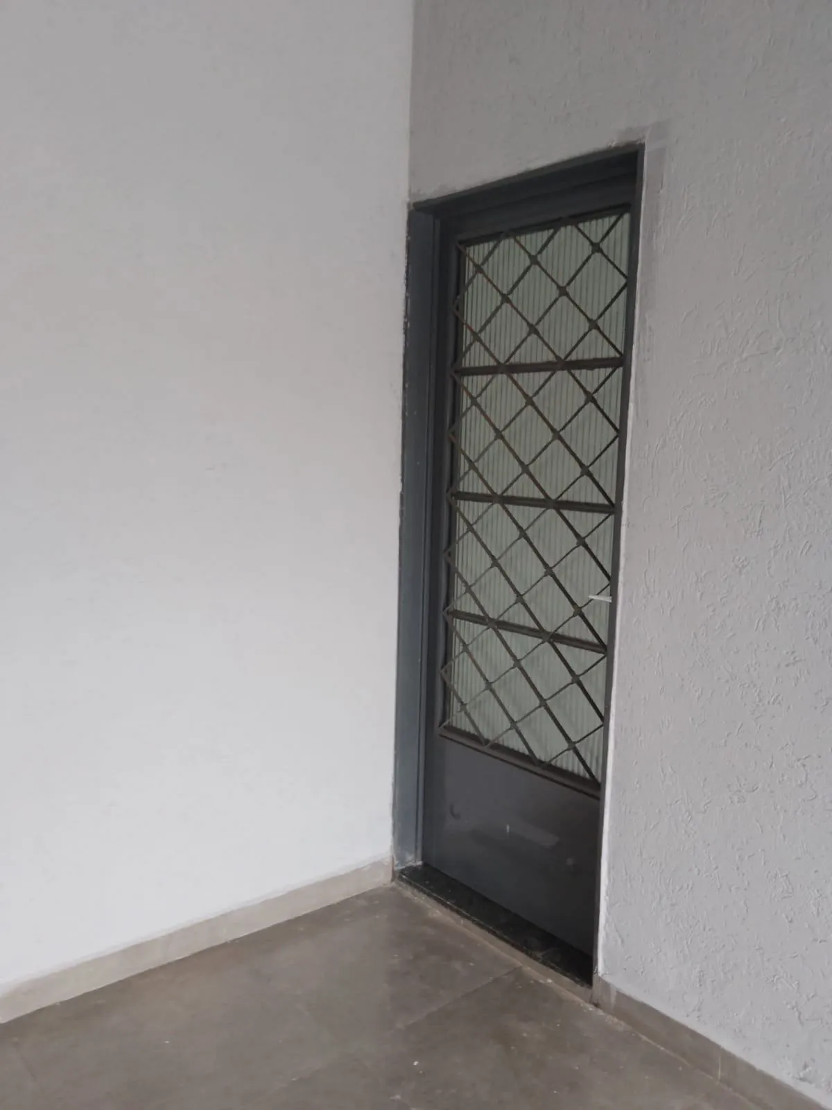 Casa com 2 quartos para aluguel, 50m² — foto 2 de 16