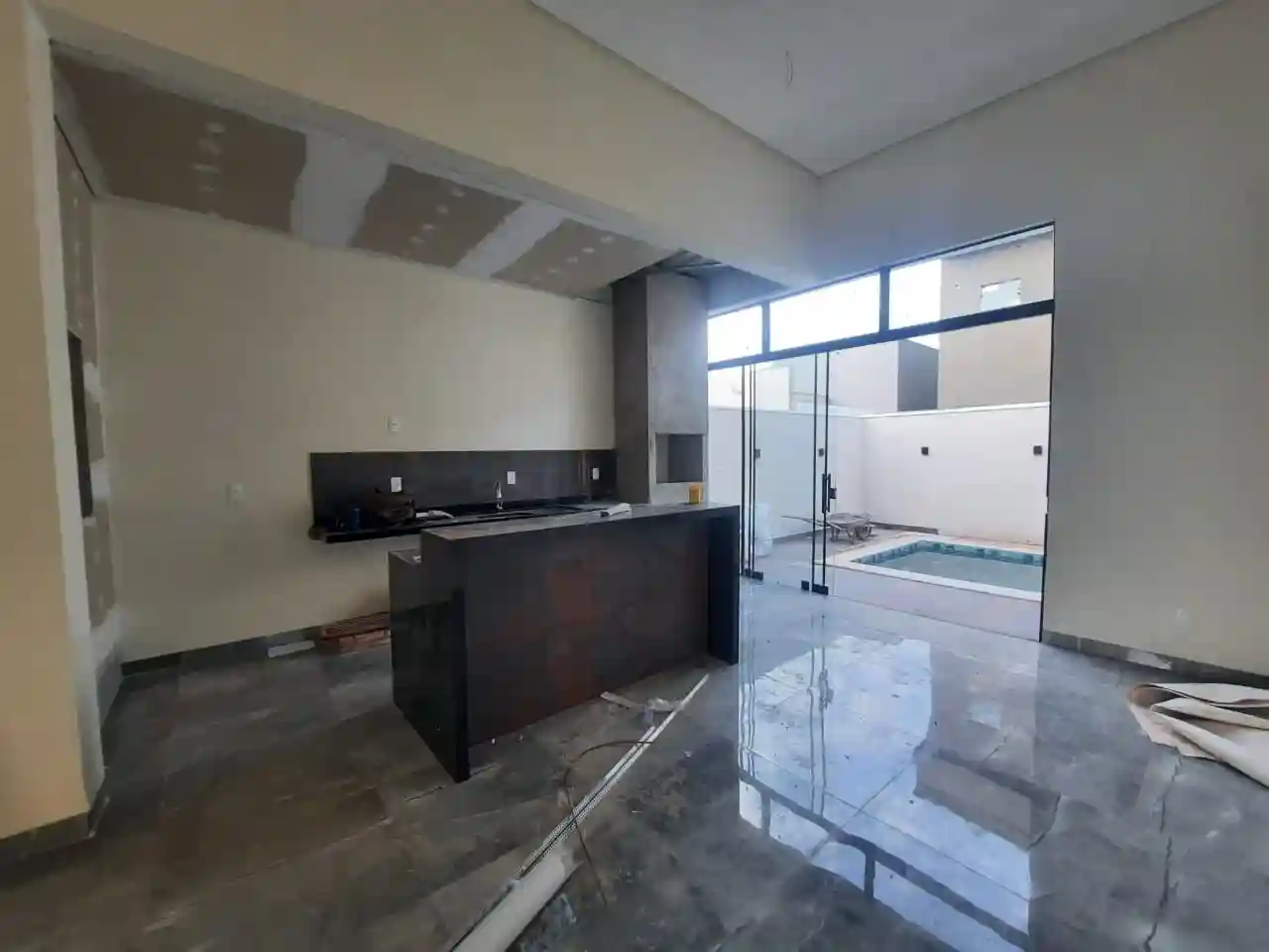 Casa de Condomínio com 3 quartos à venda, 276m² — foto 16 de 18