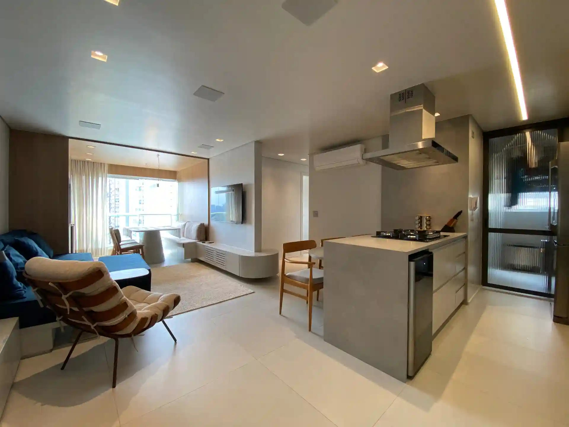 Apartamento com 2 quartos à venda, 72m² — foto 1 de 32