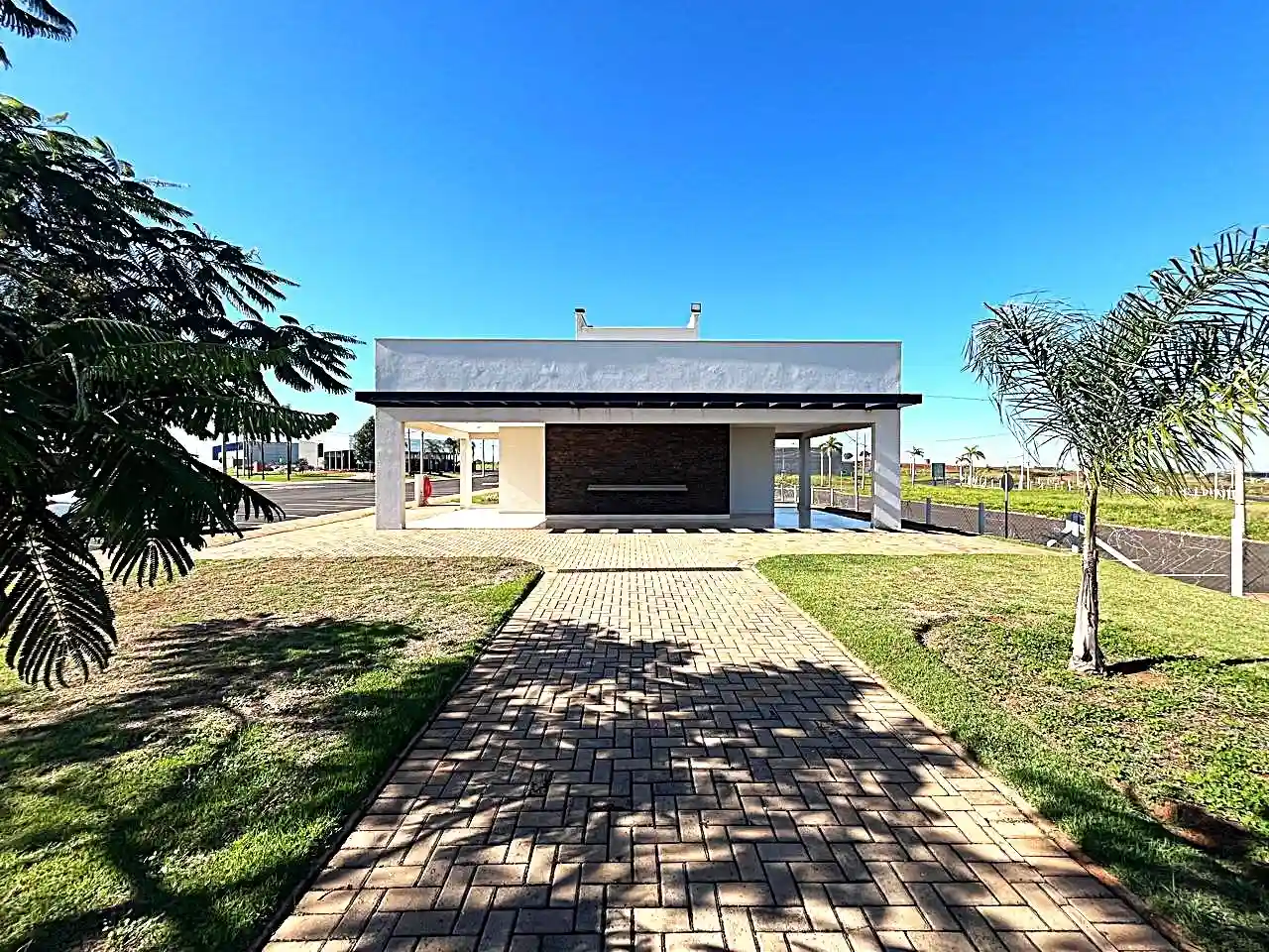 Galpão / Depósito / Armazém  para aluguel, 540m² — foto 15 de 16