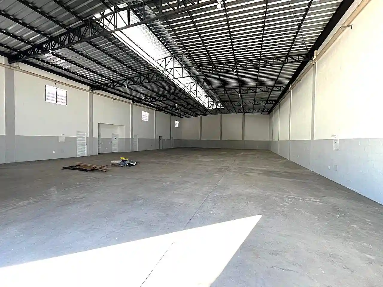 Galpão / Depósito / Armazém  para aluguel, 540m² — foto 3 de 16