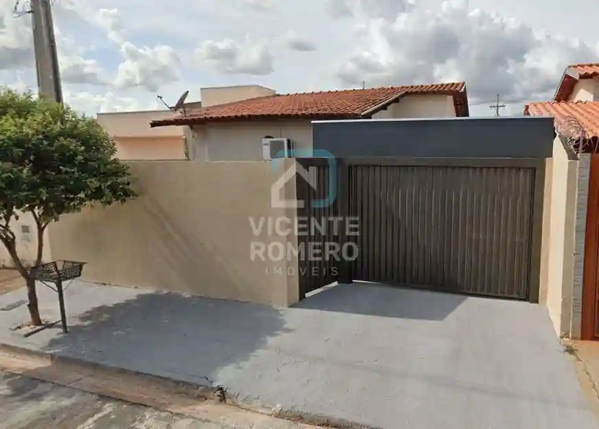 Casa com 3 quartos à venda, 200m² — foto 1 de 13