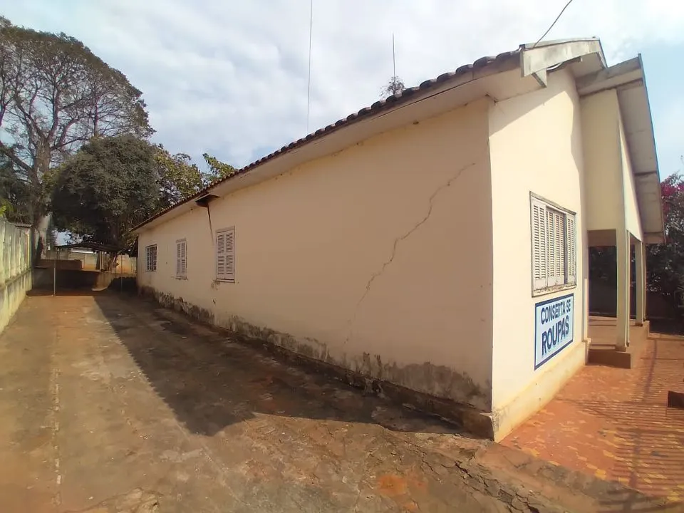 Casa com 3 quartos à venda, 726m² — foto 2 de 5