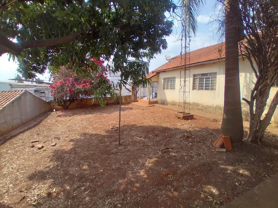 Casa com 3 quartos à venda, 726m² — foto 3 de 5