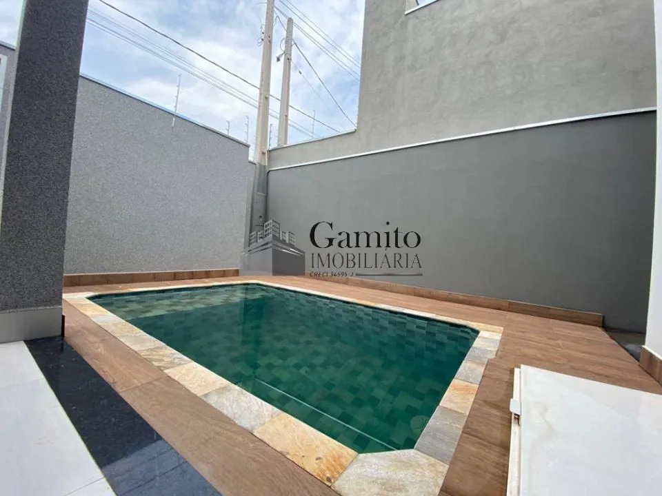 Casa à venda — foto 1 de 8