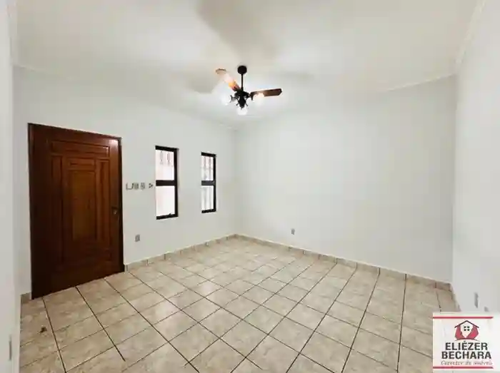 Casa com 3 quartos à venda, 140m² — foto 1 de 14