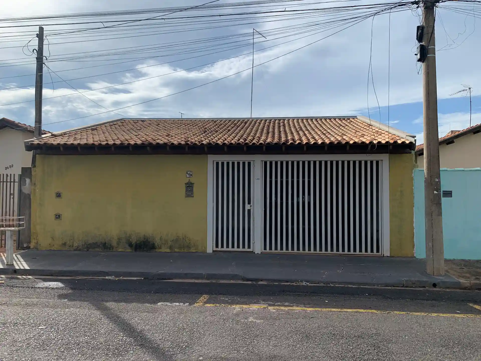 Casa com 3 quartos à venda, 182m² — foto 1 de 25
