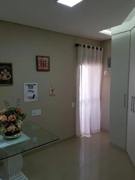 Apartamento à venda — foto 2 de 2