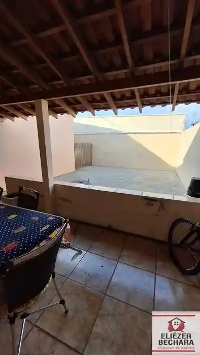 Casa com 2 quartos à venda, 120m² — foto 2 de 24